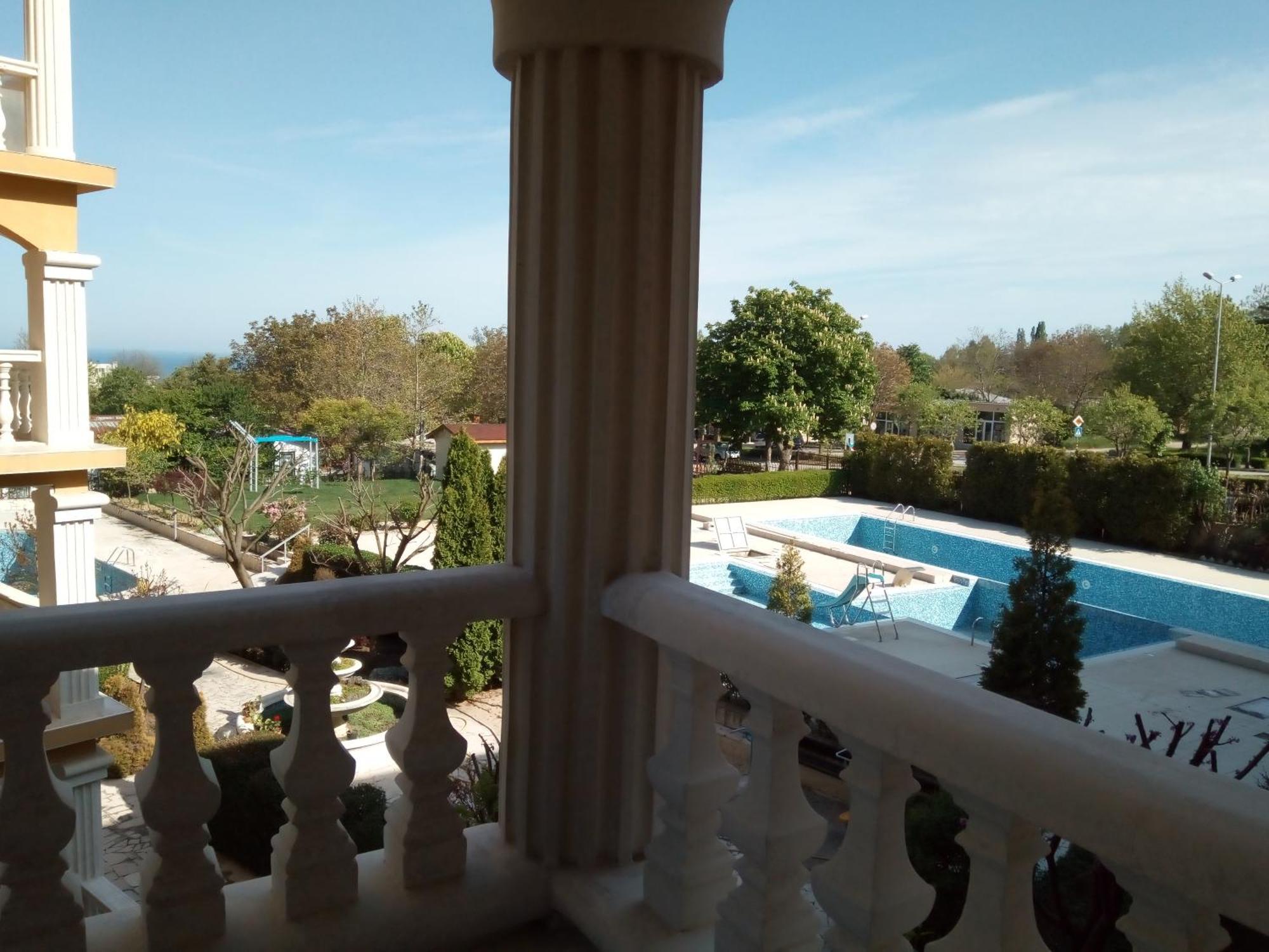 Byala Palace Apartments Экстерьер фото