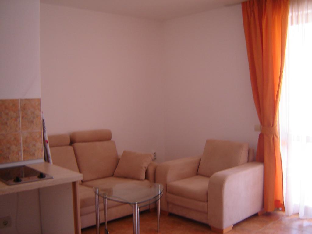 Byala Palace Apartments Экстерьер фото