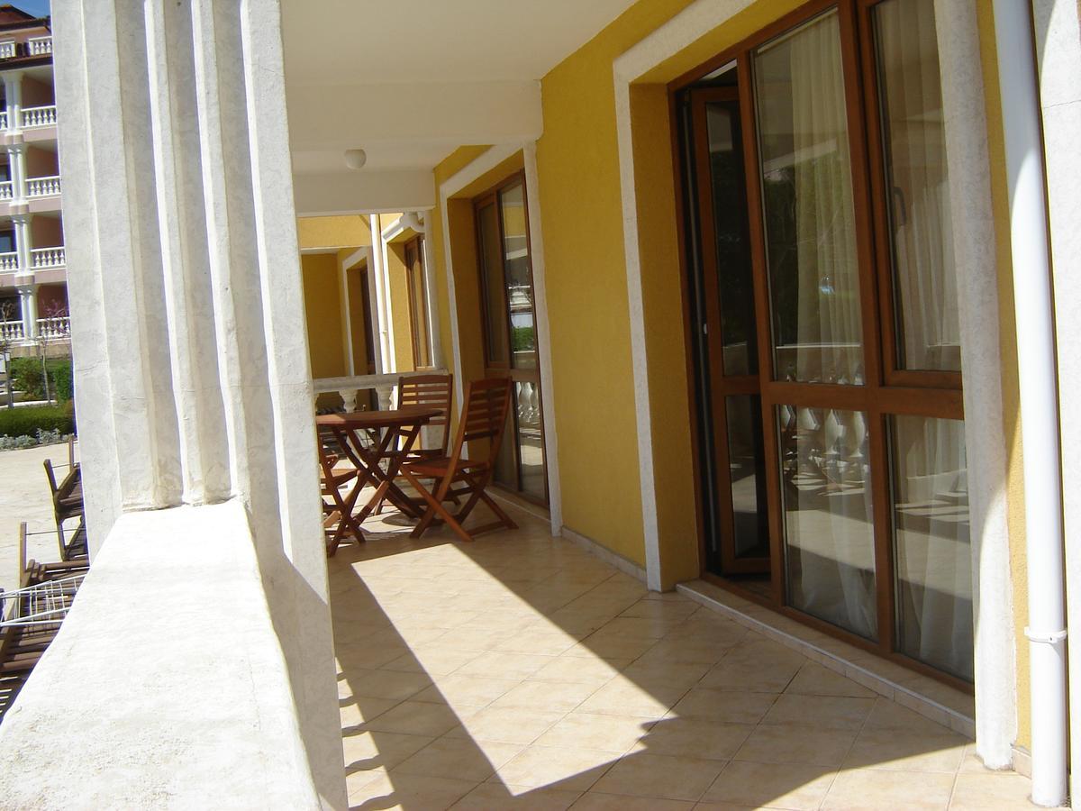 Byala Palace Apartments Экстерьер фото