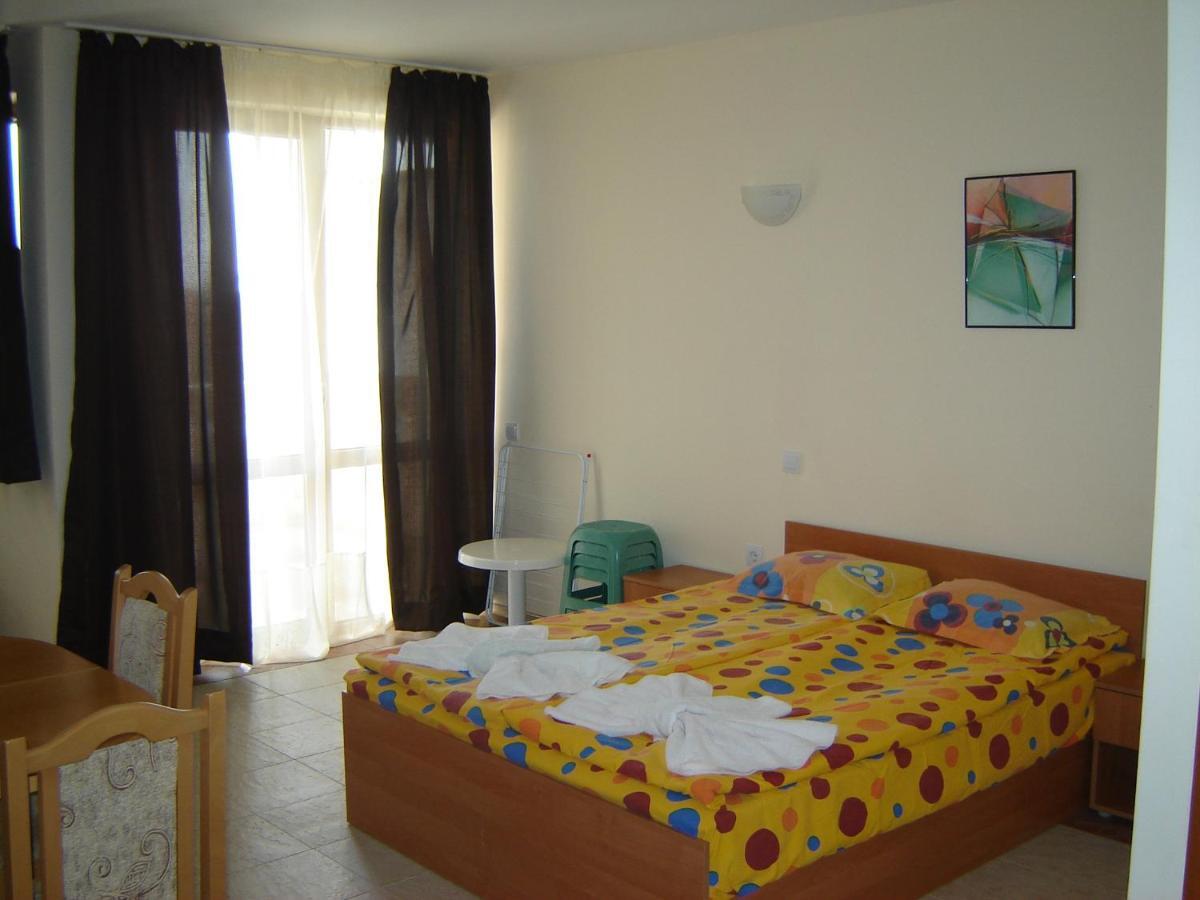 Byala Palace Apartments Экстерьер фото