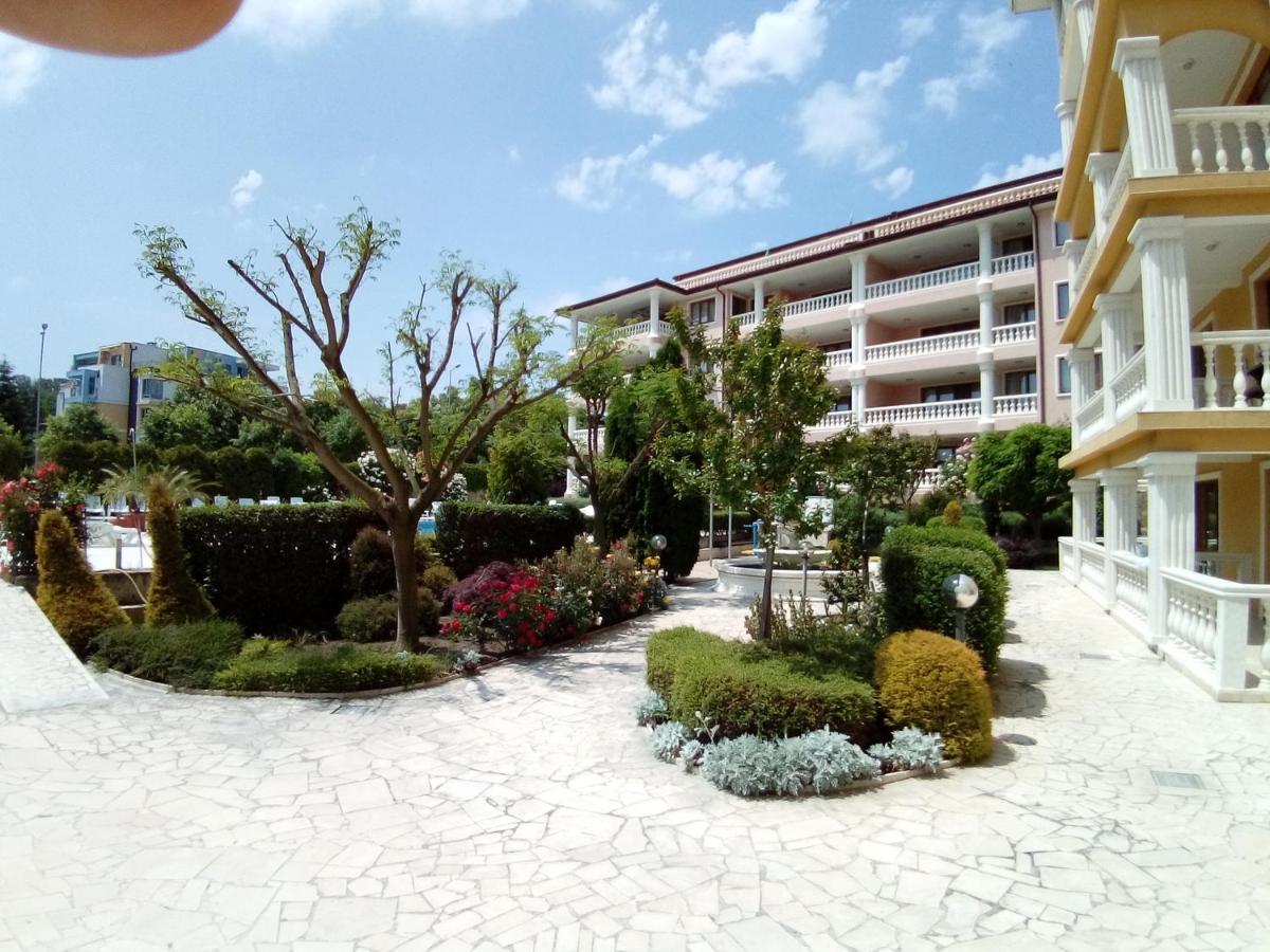 Byala Palace Apartments Экстерьер фото