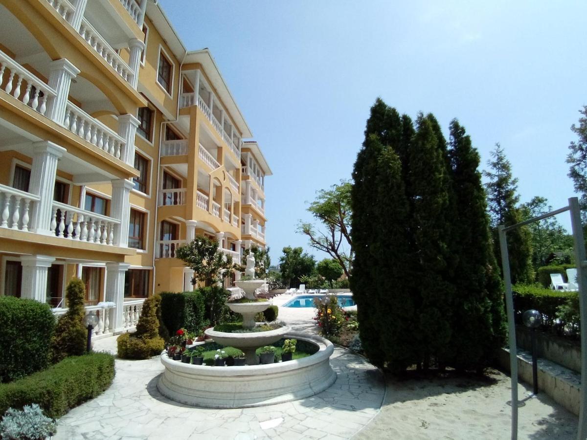 Byala Palace Apartments Экстерьер фото